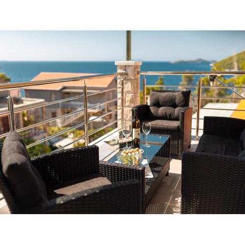 Fancy Apartments Dream - Comfort One Bedroom Apartment with Balcony and Sea View 1