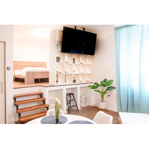 Fantabulous Downtown Abode w King Bed, 65\