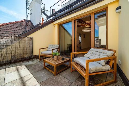 Fantastic Attic Apt with big Terrace