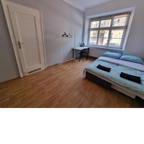 Fantastic KRK - KR6 Room D