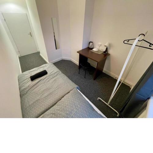 Fantastic Waw - CH5 Room C217