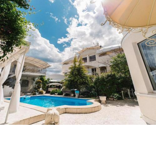 Farneliya club-hotel