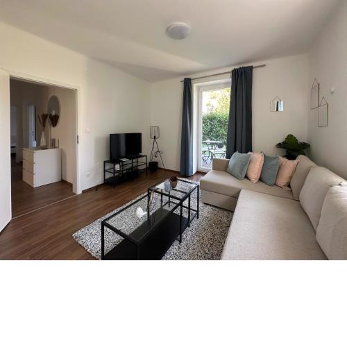 FeelHome-GolfClub-Terrasse-6 Gäste-WiFi-Smart TV