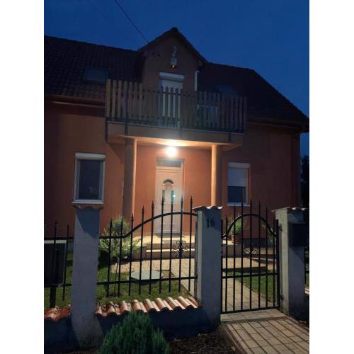 Fehér Orchidea Apartman