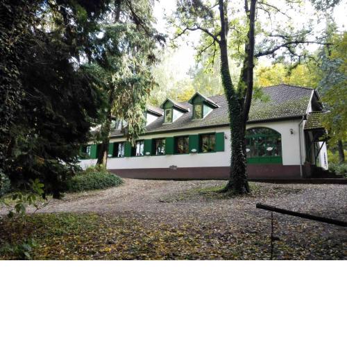 Fehérkőlápa Turistaház Panzió