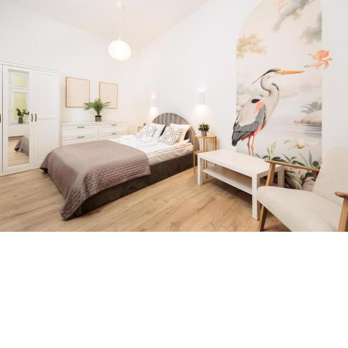 Felicjanek 15 - Central 3-Bedroom Apartment - by Upstairs