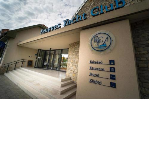 Fenyves Yacht Club Superior
