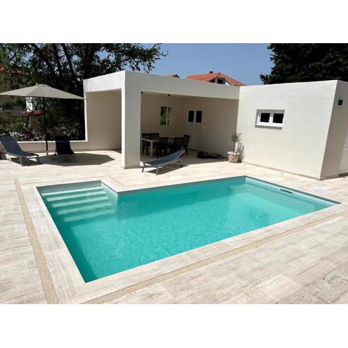 Ferienhaus FILI Insel Murter mit privaten Pool und großer Terrasse
