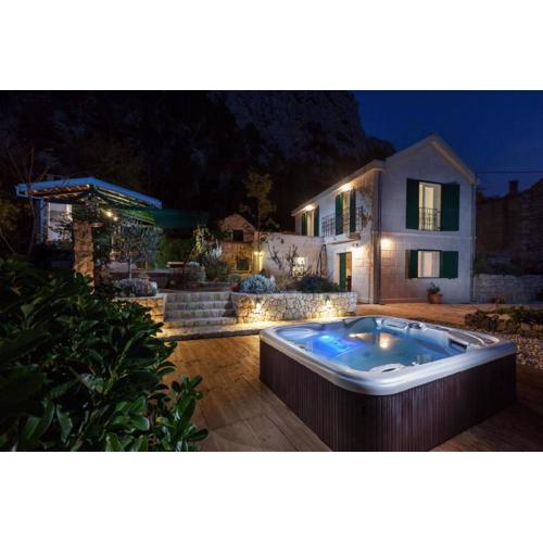 Ferienhaus in Makarska mit Schönem Garten