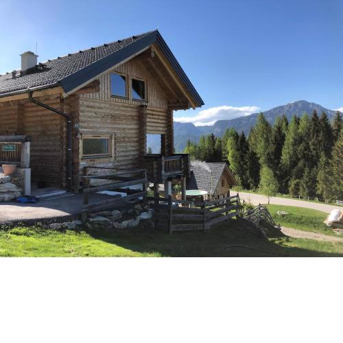 Ferienhaus in Pruggern mit Grill, Terrasse und Garten und Panoramablick