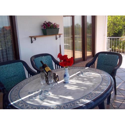 Ferienhaus In Vir Mit Terrasse Und Garten