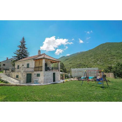 Ferienhaus in Zagvozd mit Privatem Pool