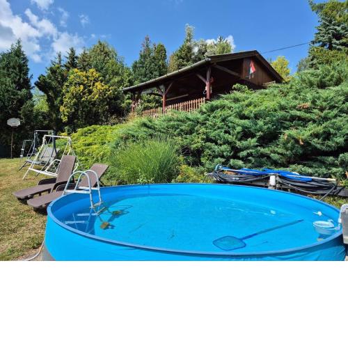 Ferienhaus in Zebegény mit Garten und Terrasse