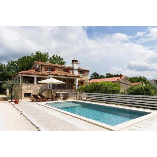 Ferienhaus Matija Mit Pool