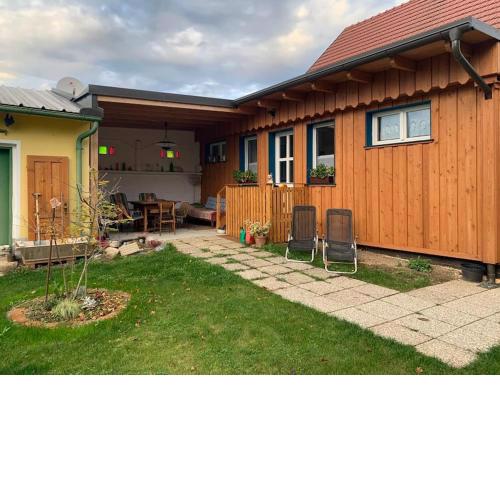 Ferienhaus mit Garten in Thermennähe