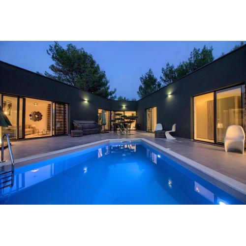 Ferienhaus mit Privatpool für 10 Personen ca 180 qm in Medulin, Istrien Südküste von Istrien