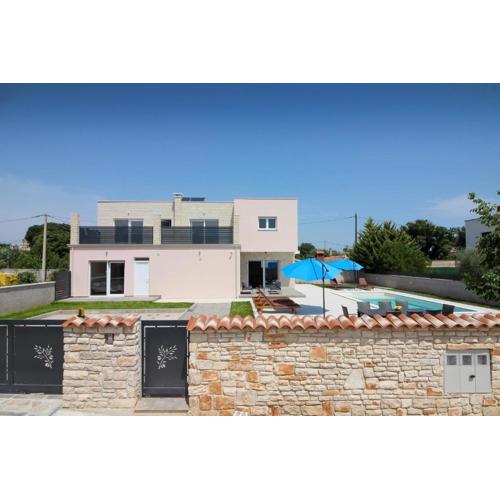 Ferienhaus mit Privatpool für 10 Personen ca 220 qm in Šišan, Istrien Südküste von Istrien