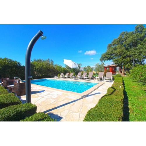 Ferienhaus mit Privatpool für 10 Personen ca 265 qm in Šišan, Istrien Südküste von Istrien