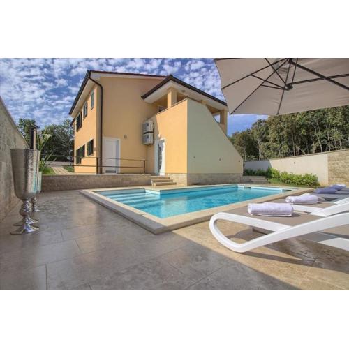 Ferienhaus mit Privatpool für 20 Personen ca 400 qm in Banjole, Istrien Istrische Riviera
