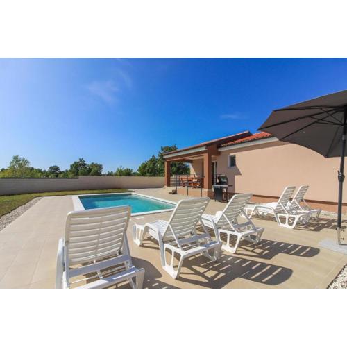 Ferienhaus mit Privatpool für 5 Personen ca 95 qm in Stokovci, Istrien Binnenland von Istrien