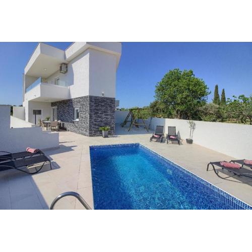 Ferienhaus mit Privatpool für 6 Personen ca 100 qm in Medulin, Istrien Südküste von Istrien