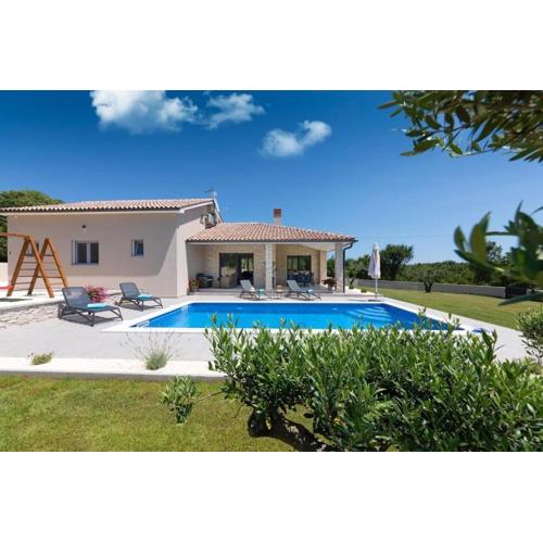 Ferienhaus mit Privatpool für 6 Personen ca 110 qm in Belavici, Istrien Bucht von Raša