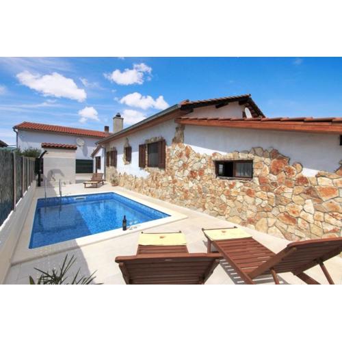 Ferienhaus mit Privatpool für 6 Personen ca 75 qm in Pula-Fondole, Istrien Istrische Riviera