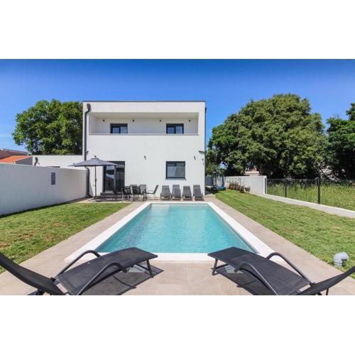 Ferienhaus mit Privatpool für 7 Personen ca 130 qm in Šišan, Istrien Südküste von Istrien