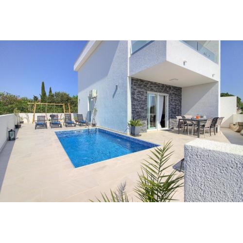 Ferienhaus mit Privatpool für 8 Personen ca 110 qm in Medulin, Istrien Südküste von Istrien