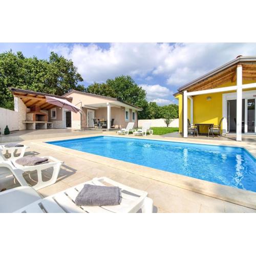Ferienhaus mit Privatpool für 8 Personen ca 110 qm in Valtura, Istrien Südküste von Istrien