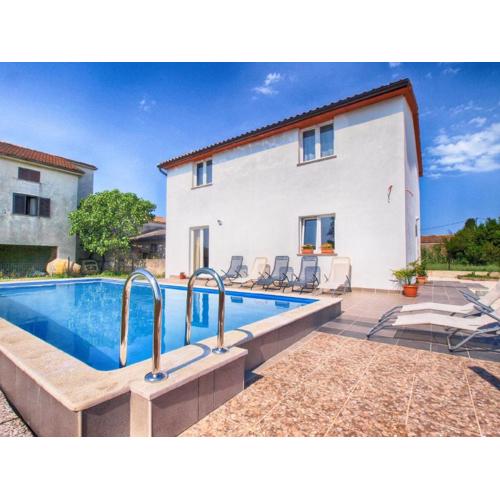 Ferienhaus mit Privatpool für 8 Personen ca 120 qm in Medulin, Istrien Südküste von Istrien