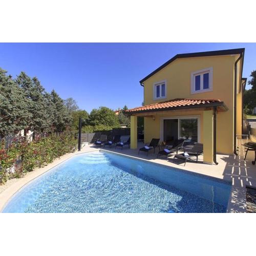 Ferienhaus mit Privatpool für 8 Personen ca 120 qm in Mugeba, Istrien Istrische Riviera