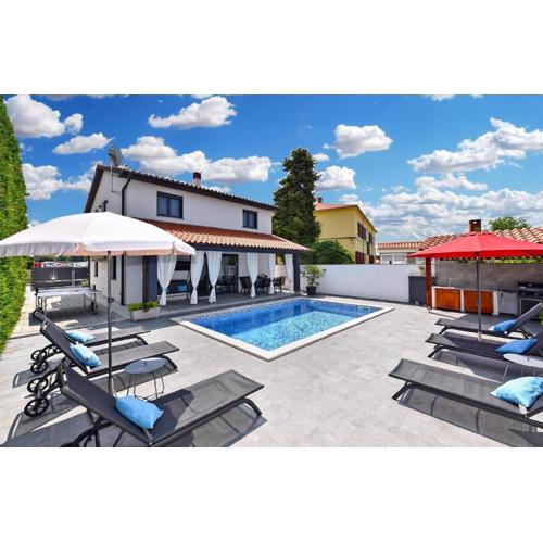 Ferienhaus mit Privatpool für 8 Personen ca 125 qm in Galižana, Istrien Istrische Riviera