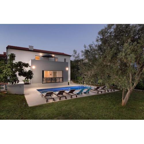 Ferienhaus mit Privatpool für 8 Personen ca 200 qm in Medulin, Istrien Südküste von Istrien