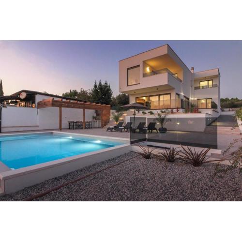 Ferienhaus mit Privatpool für 8 Personen ca 200 qm in Pomer, Istrien Istrische Riviera