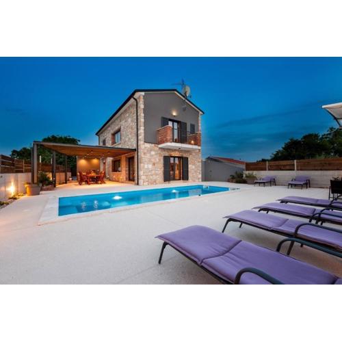 Ferienhaus mit Privatpool für 8 Personen ca 200 qm in Rovinj, Istrien Istrische Riviera