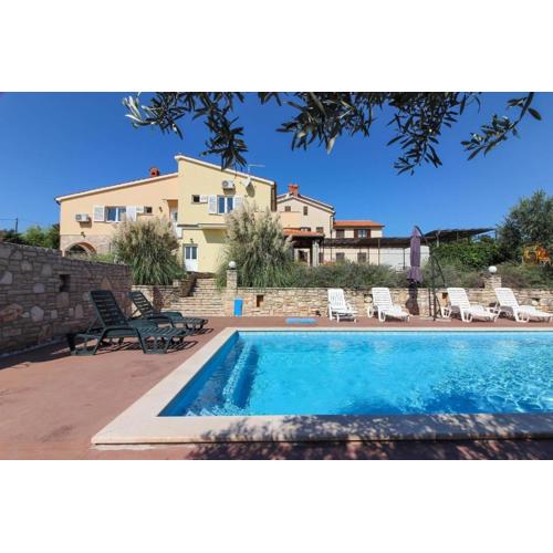 Ferienhaus mit Privatpool für 8 Personen ca 210 qm in Pavicini, Istrien Südküste von Istrien
