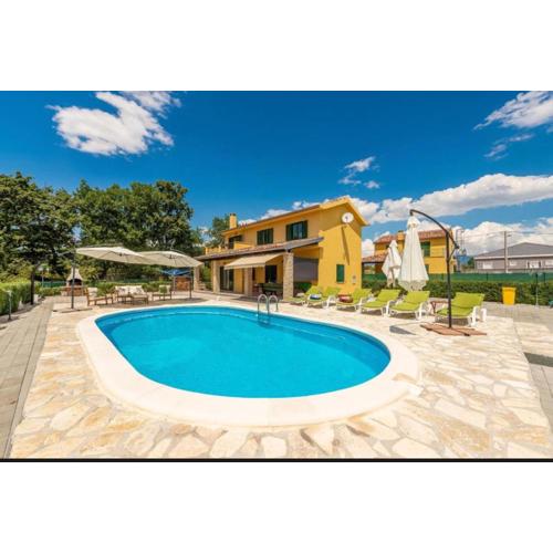 Ferienhaus Sonnenliebe mit Pool bei Zadar