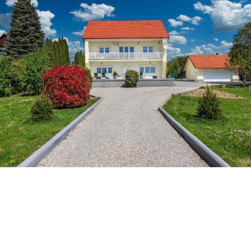 Ferienwohnung auf großem Gartengrundstück