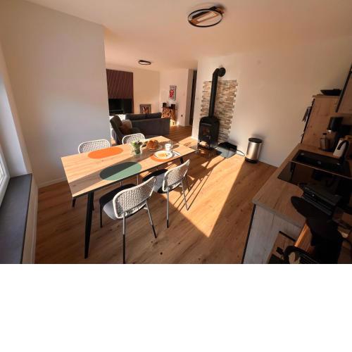 Ferienwohnung ImZaro: Erdgeschoss, 2 Schlafzimmer plus Schlafsofa, eigener Eingang, große Terrasse mit Garten!
