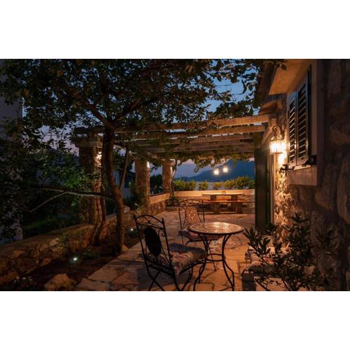 Ferienwohnung In Omiš Mit Privatem Balkon