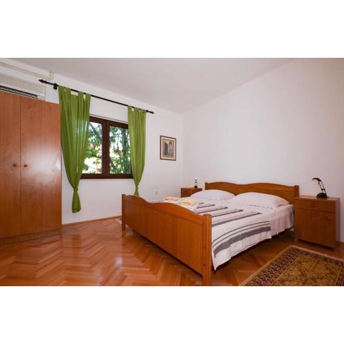 Ferienwohnung In Slatine Mit Garten Und Terrasse