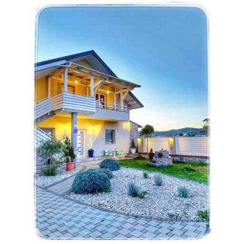 Ferienwohnung Luna mit Pool