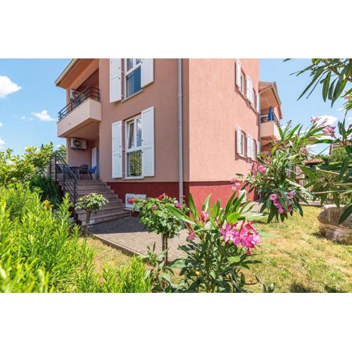 Ferienwohnung Mit Großem Garten In Strandnähe