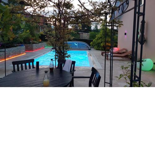 Ferienwohnung mit Pool an der Apfelstraße