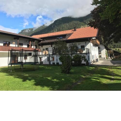Ferienwohnung Pony-Ziegen-Hasen-Ranch in Bichlbach
