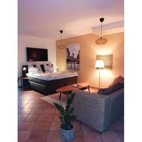 Ferienwohnung Schuhmann mit Wintergarten und Garten Therme Aquapulco und IKUNA Erlebnispark, ZOO Schmiding 20 min mit Auto entfernt AB 3 NÄCHTE BUCHBAR