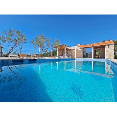 Flamingo - House with private pool