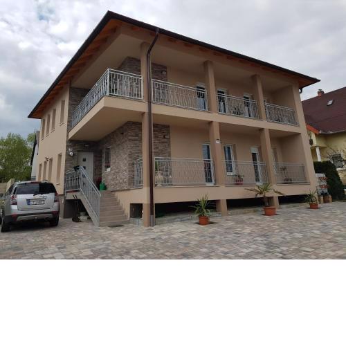 Flamingó Apartmanház
