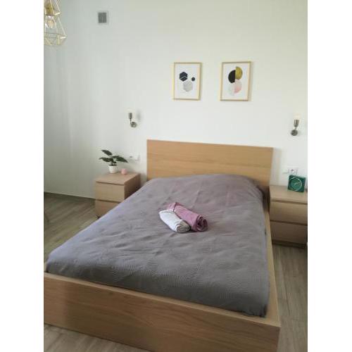 Flat Femina Street
